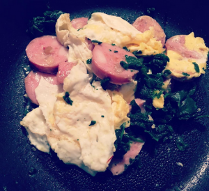 R1D11M3 eggs sausage spinach